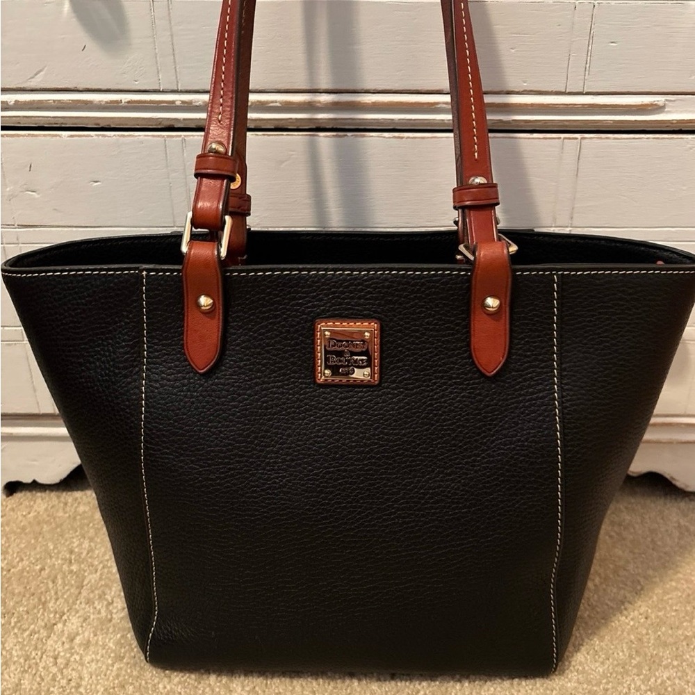 ***SOLD*** Dooney & Bourke Black Leather Janie Tote
